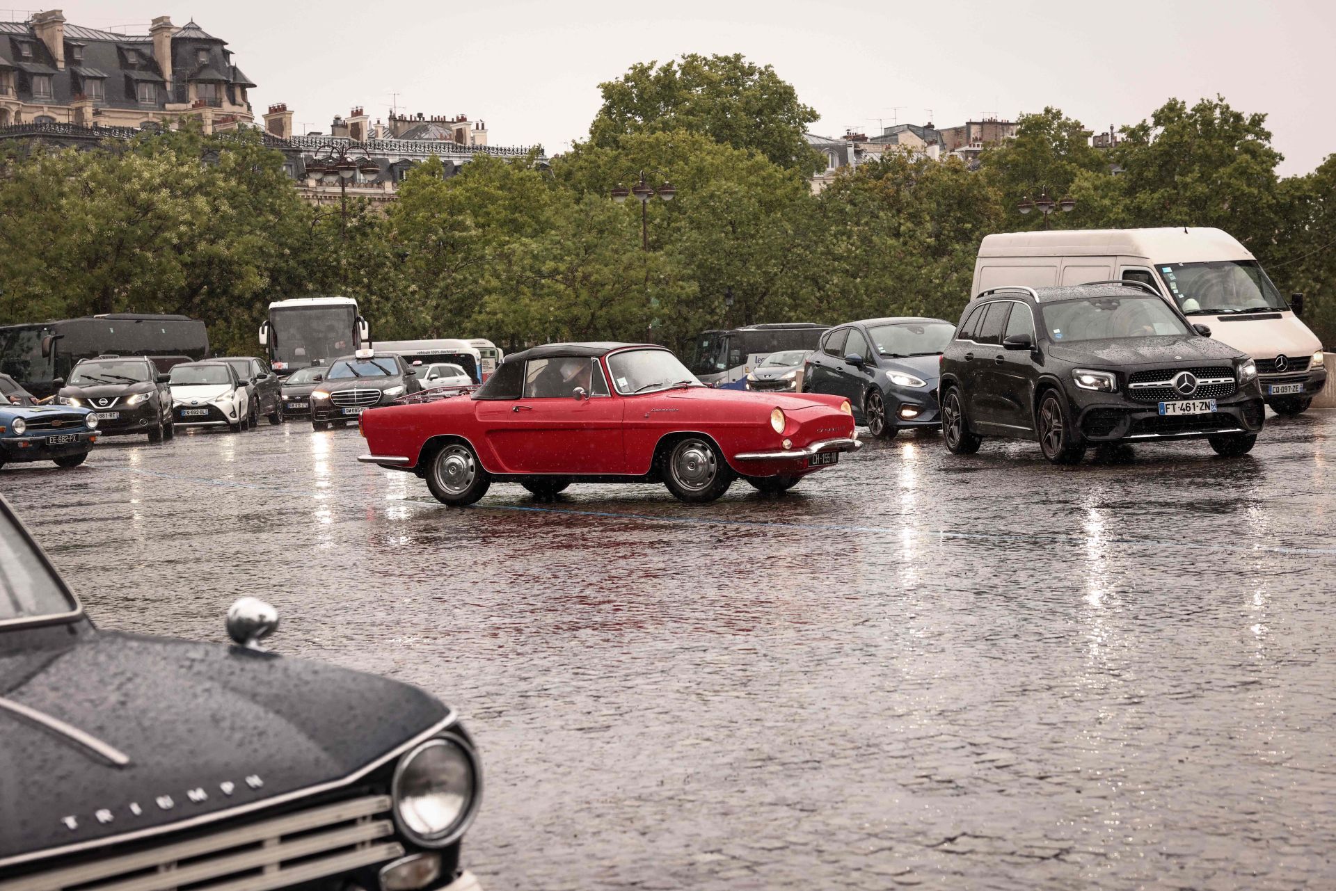 Los coches de época toman París