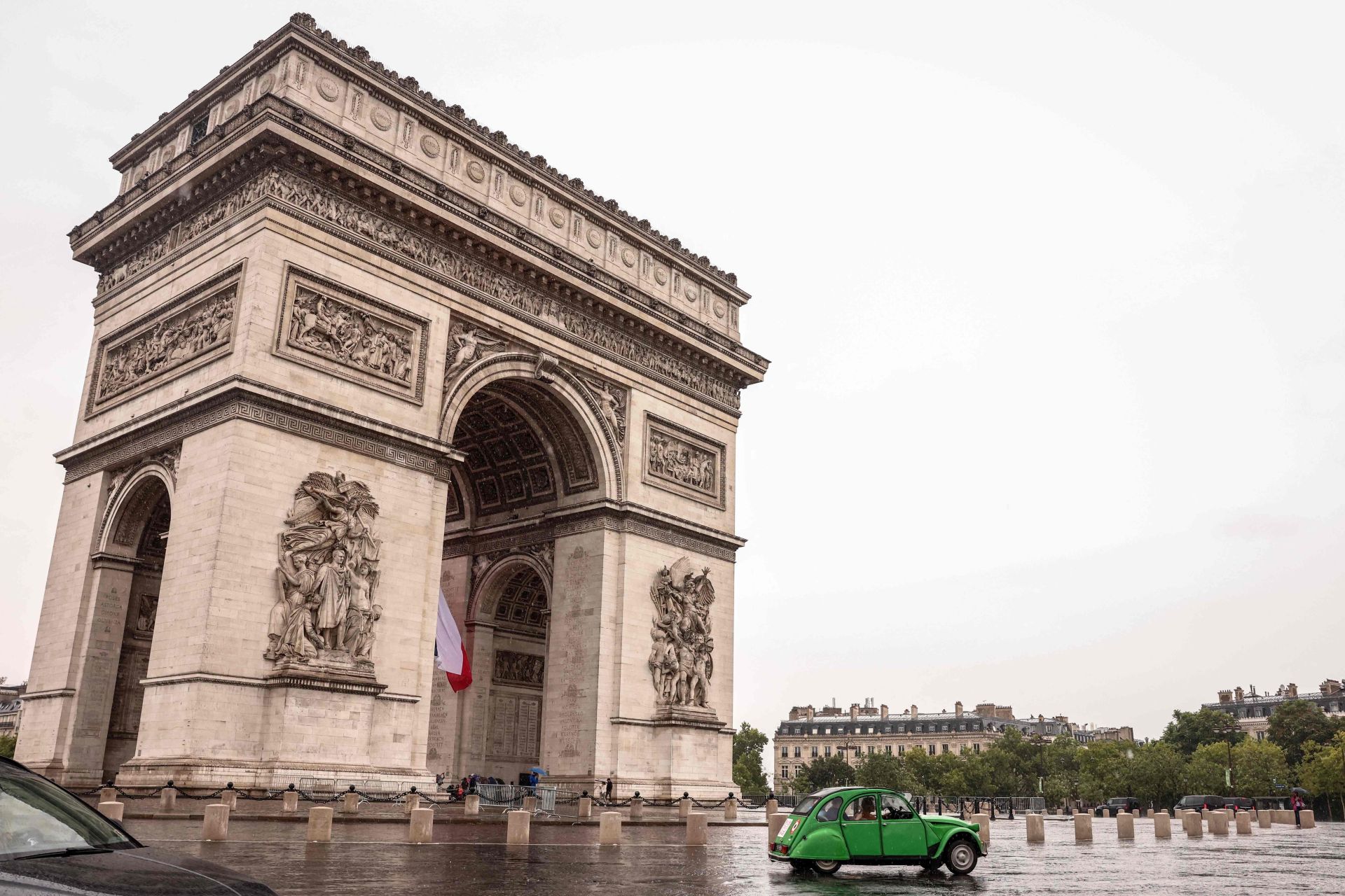 Los coches de época toman París