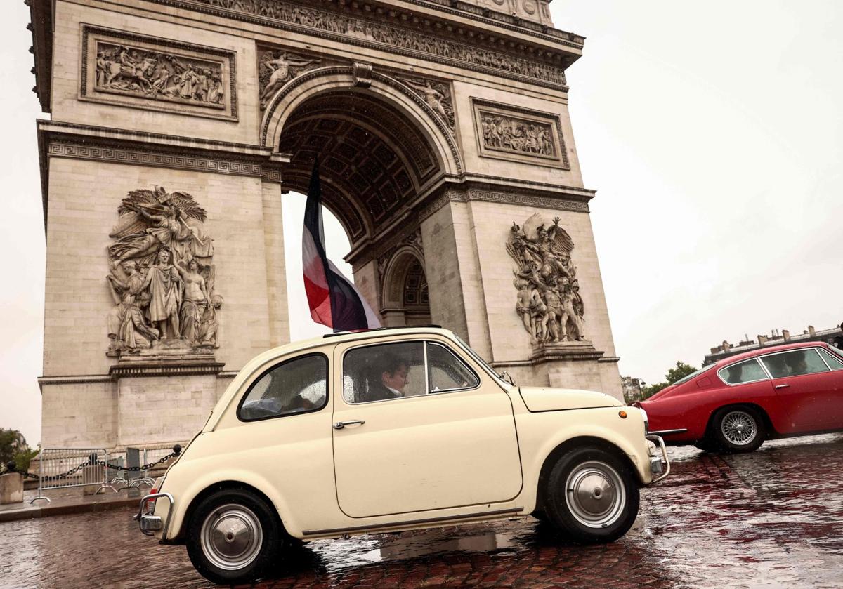 Los coches de época toman París