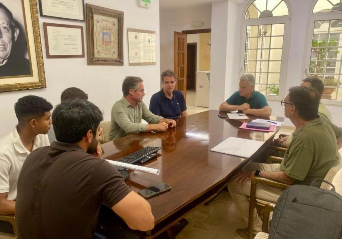 Reunión para la firma de las obras de mejora.