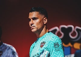 Andrés Fernández, antes de disputar un partido.