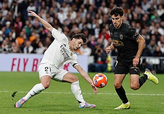 André Almeida, durante el partido del Valencia la temporada pasada.
