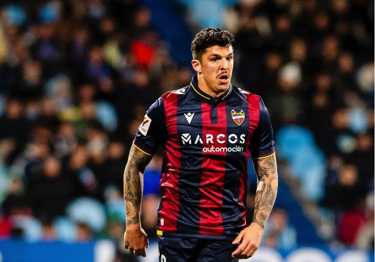 Ander Capa, durante su etapa en el Levante.
