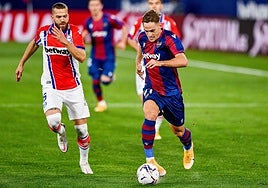 Dani Gómez, en un partido con el Levante.
