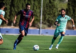 Matías Moreno, en el partido entre los jugadores del Levante.