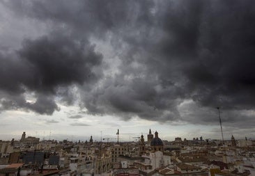 Aemet anuncia tormentas fuertes con granizo el miércoles y jueves en la Comunitat y señala las zonas donde lloverá