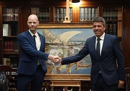 Guillaume Kientz, director de la Hispanic Society of America, y el president Mazón en Nueva York.