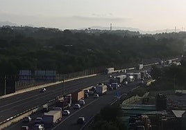 Retenciones en la A-7, en la mañana de este miércoles.