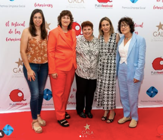 Las responsables de MakinAcción tras la gala.
