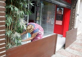 Compuerta de manera en un local de Silla en una imagen de archivo.