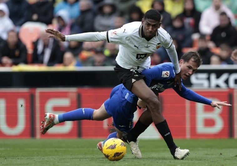 Mosquera se despide de la afición del Valencia