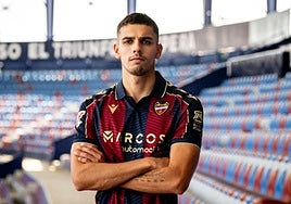 Matías Moreno con la camiseta del Levante