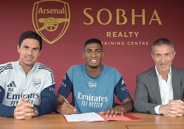El Valencia anuncia el traspaso de Mosquera al Arsenal por 20 millones de euros