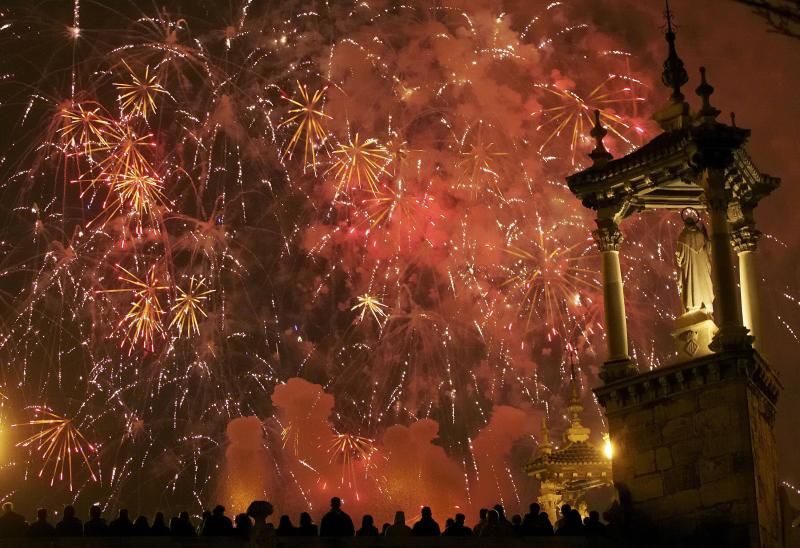 Castillo de fuegos artificiales en Valencia.