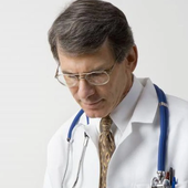 Un doctor, en una imagen de archivo.