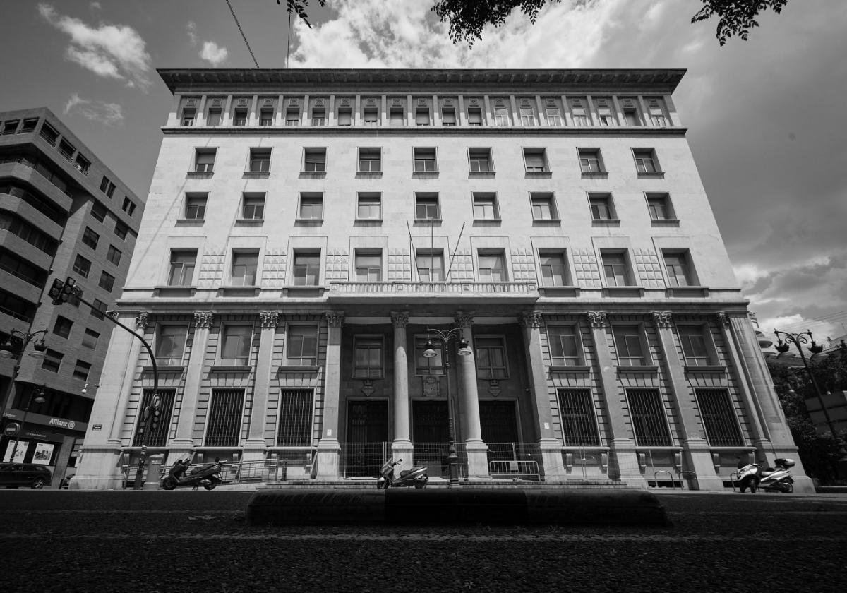 ARQUITECTURA AZUL. LA SEDE de hacienda