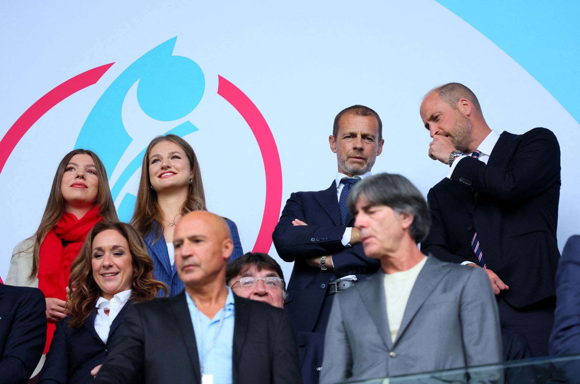 La princesa Leonor y la infanta Sofía apoyan a la selección femenina en Suiza