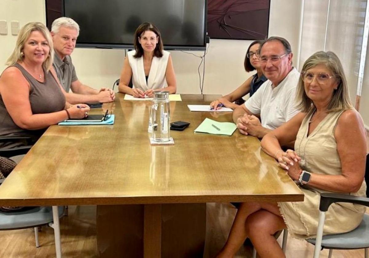Reunión para el desdoblamiento del IES de L'Eliana.