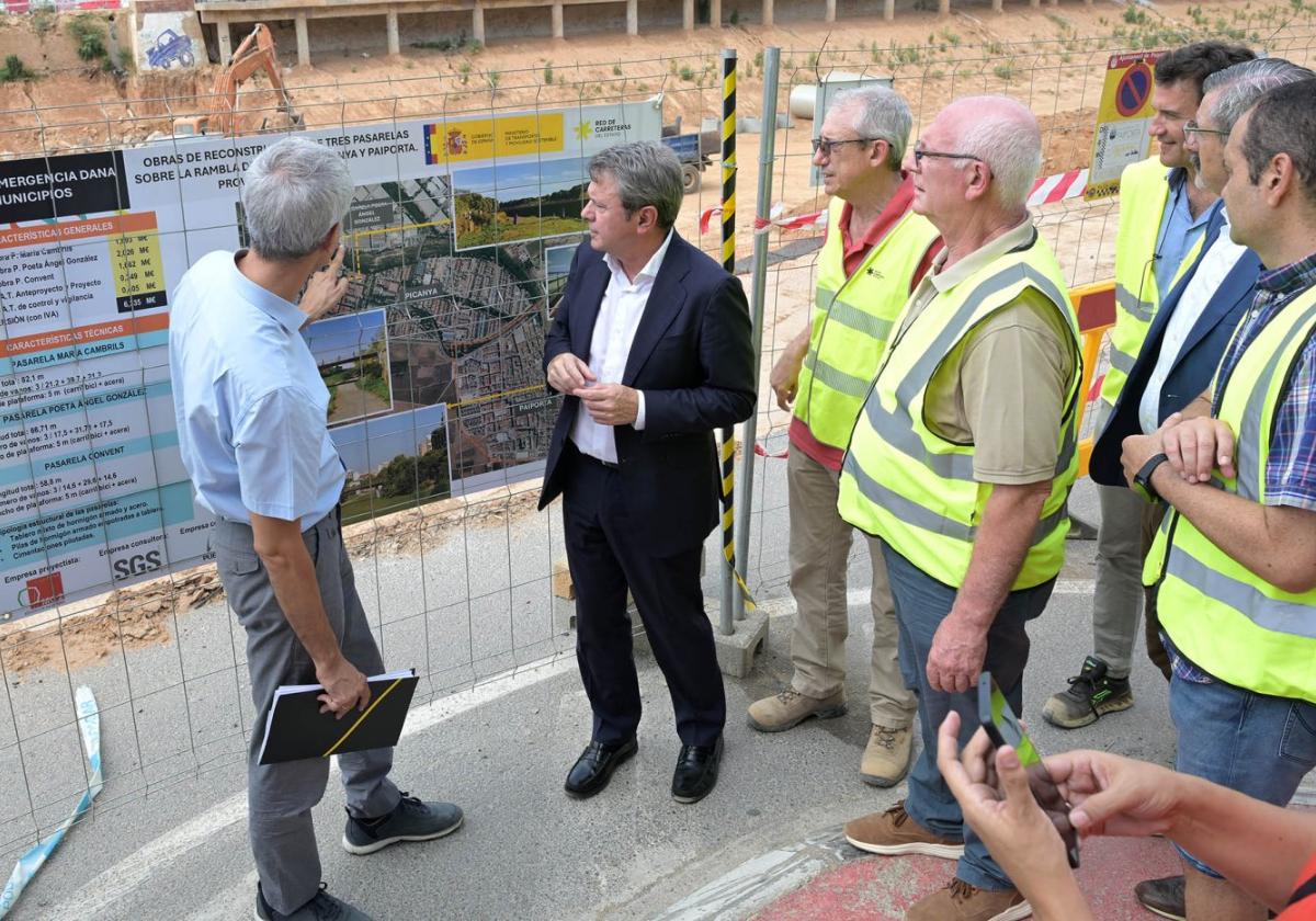 Visita a las obras de la nueva pasarela sobre el barranco del Poyo de Paiporta.