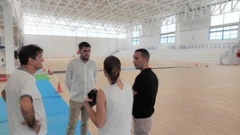 Visita al pabellón polideportivo.