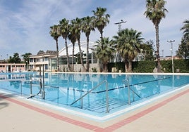 Piscina afectada por el cierre en Picassent.