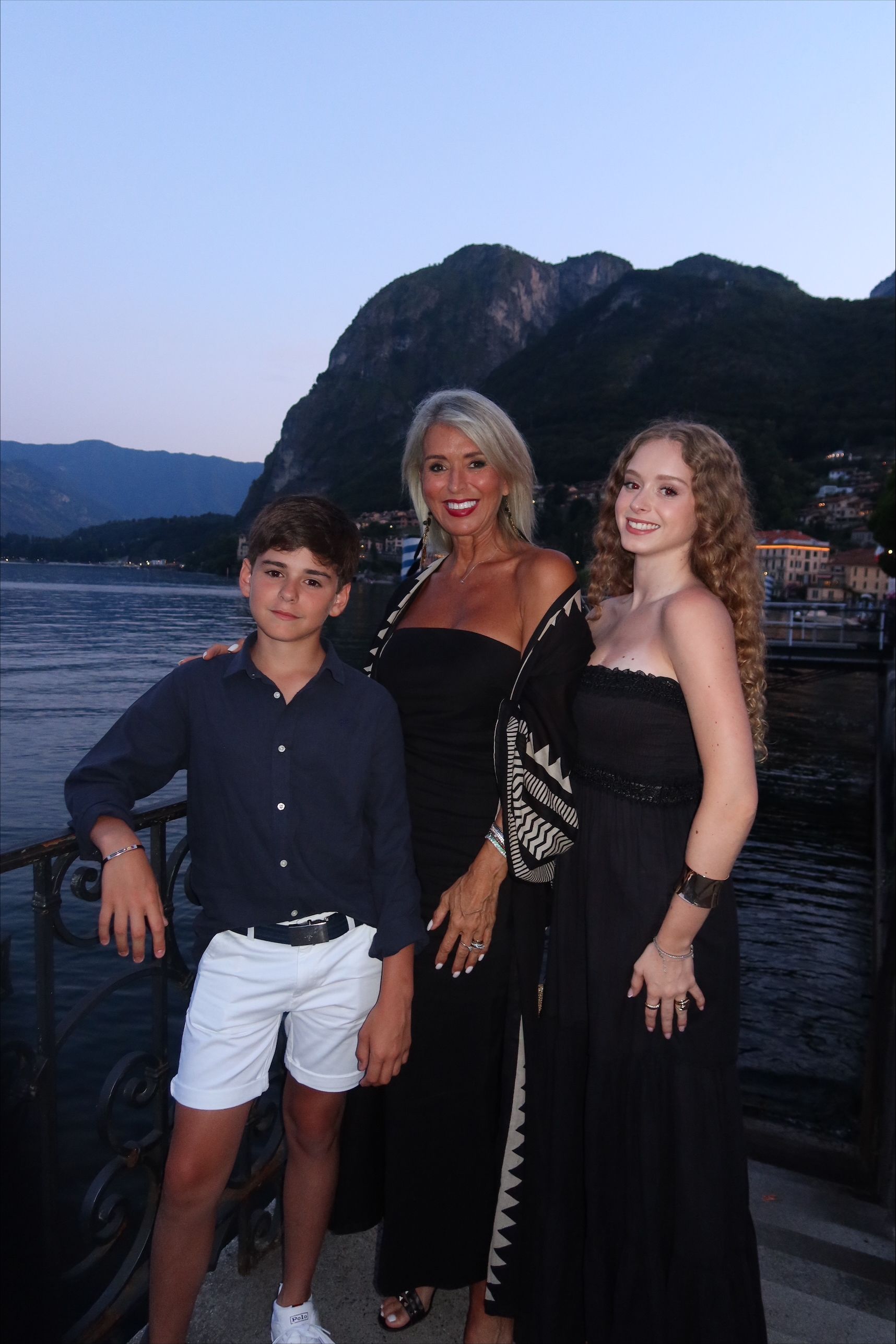 Sonia Baselga y sus hijos.