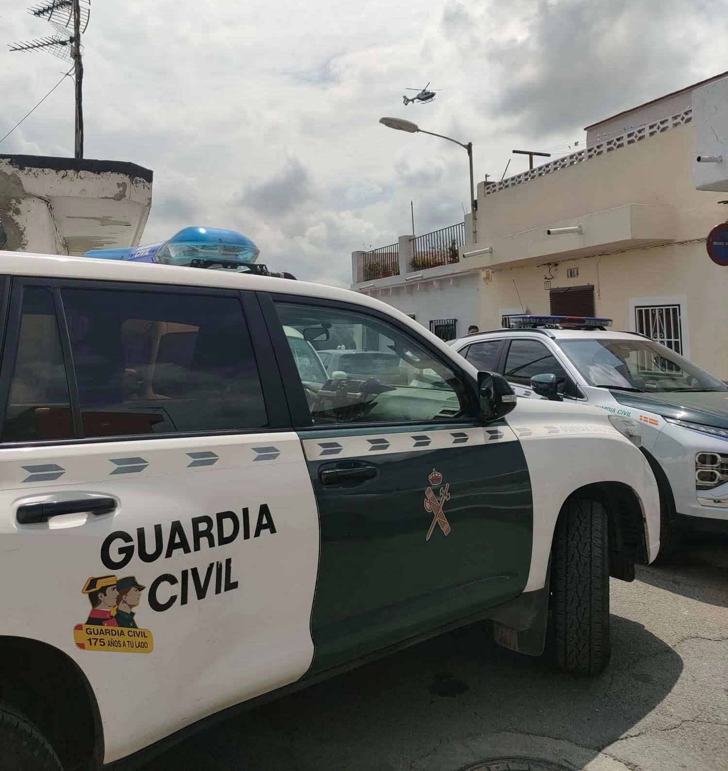 Los agentes detuvieron al ladrón en Gandia.