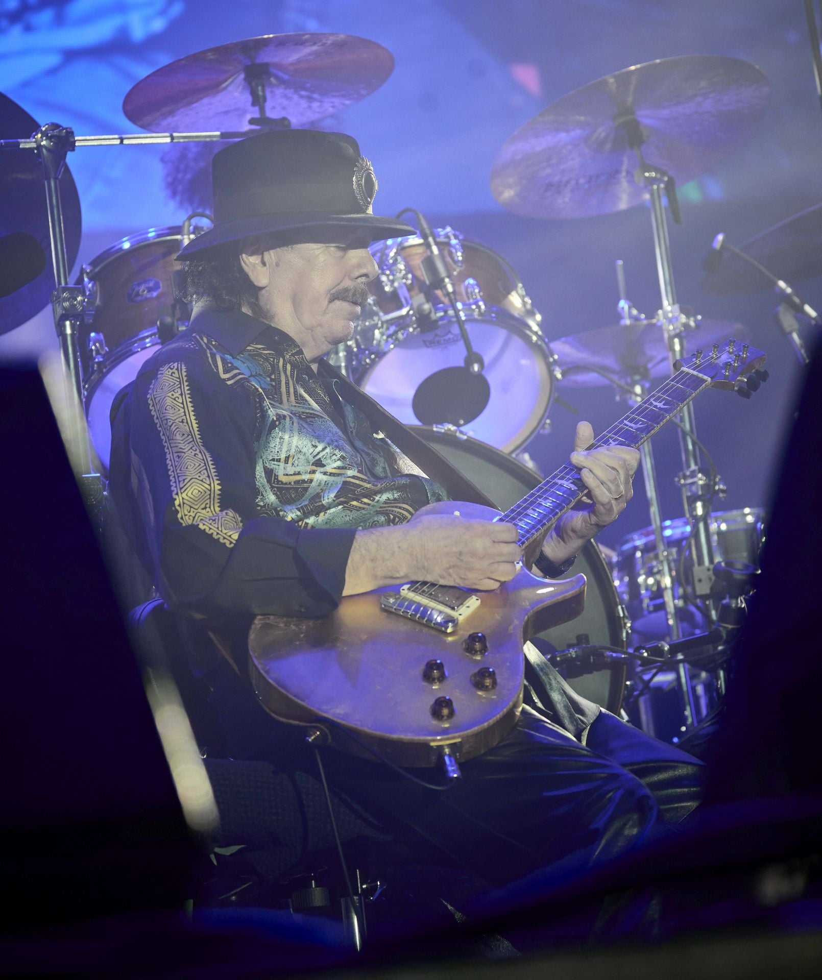Carlos Santana encandila a Valencia