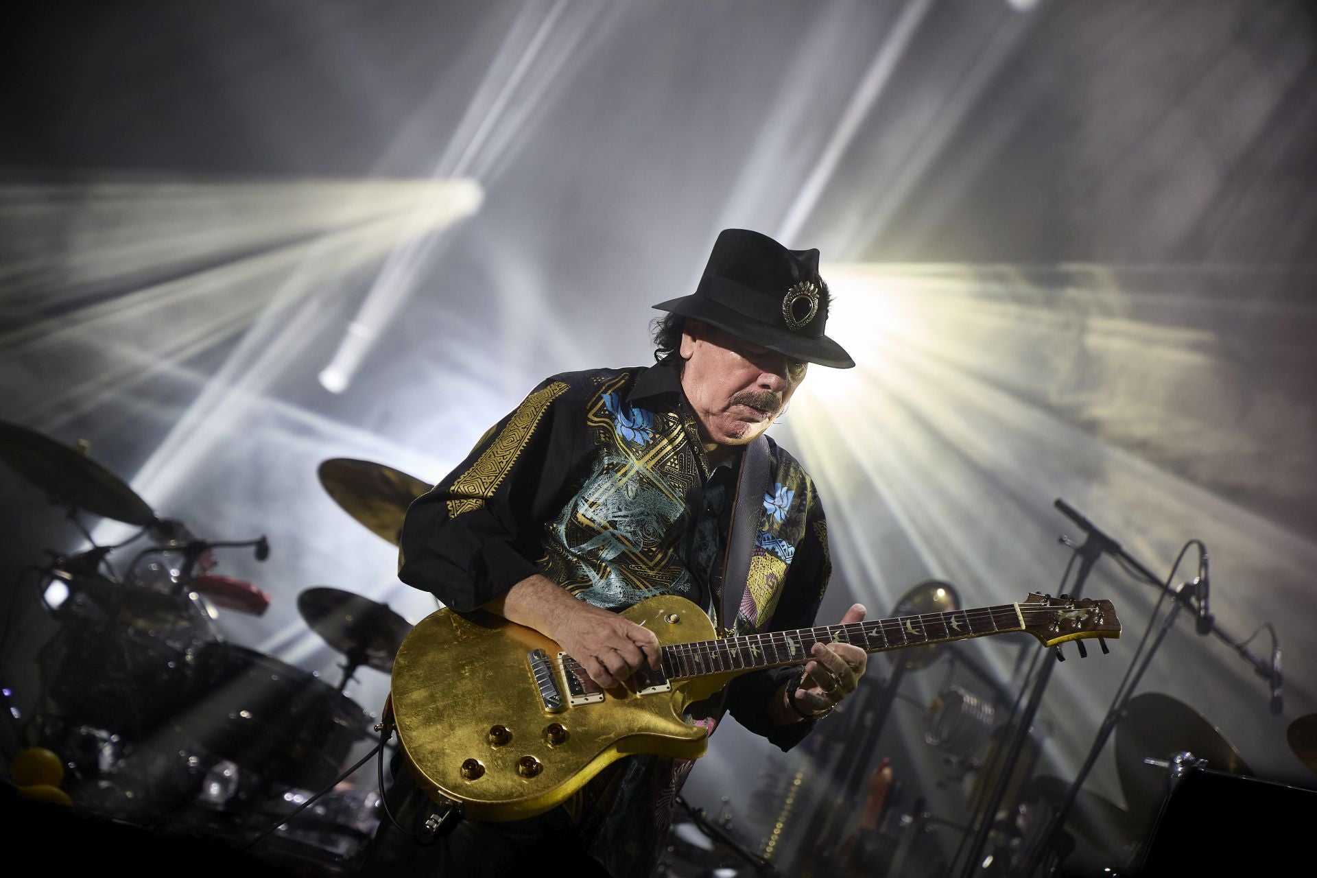 Carlos Santana encandila a Valencia