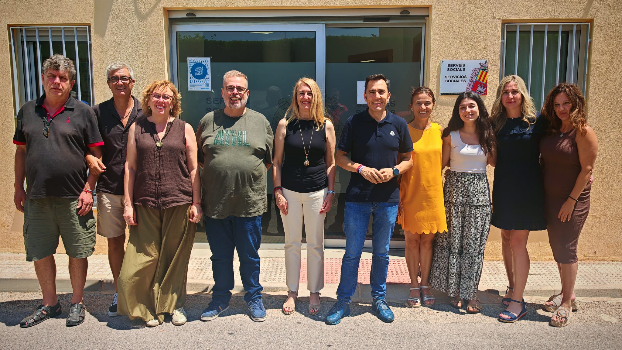 Equipo de Servicios Sociales con el alcalde.