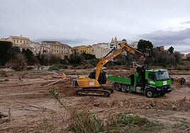 Trabajos de adecuación del Turia a su paso por Riba-roja.