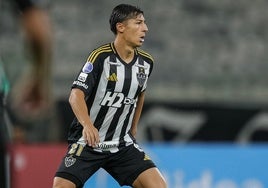 Alan Franco jugando con Atlético Mineiro.