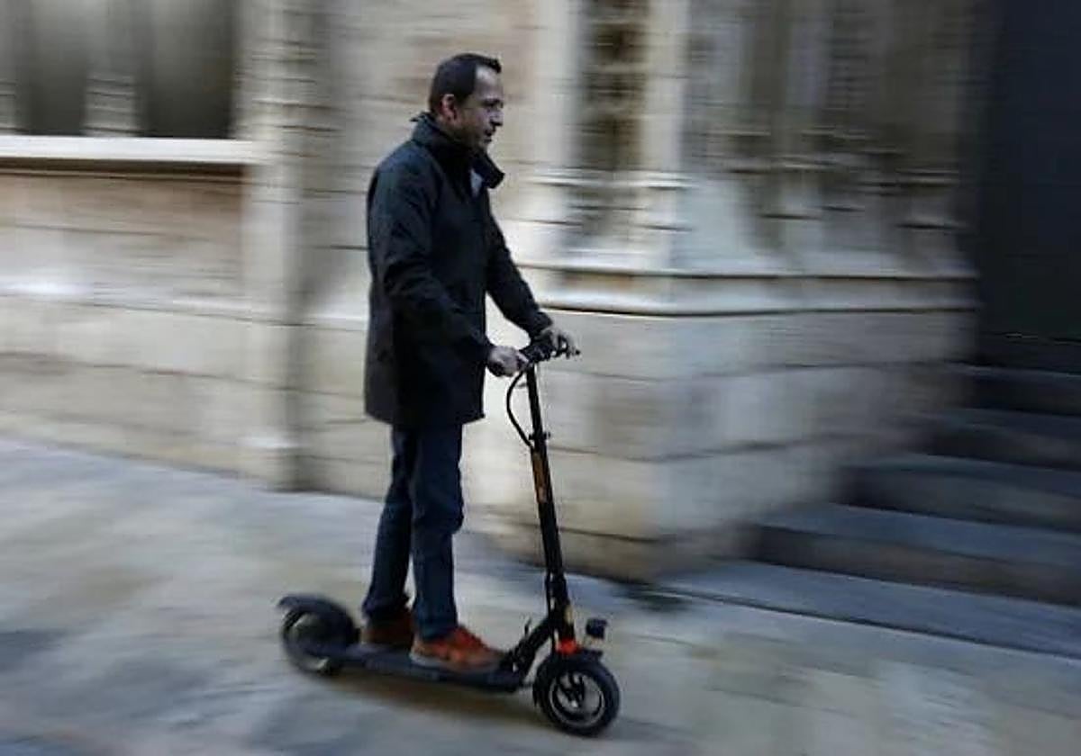 Castellón aprueba la ordenanza que regula el uso de los patinetes