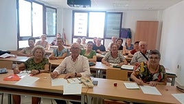 Alumnos de la escuela de adultos.