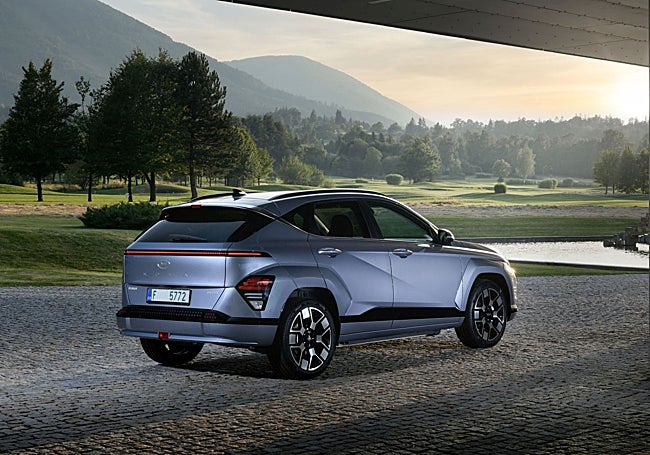 La versión eléctrica de autonomía extendida alcanza los 514 kilómetros de autonomía.