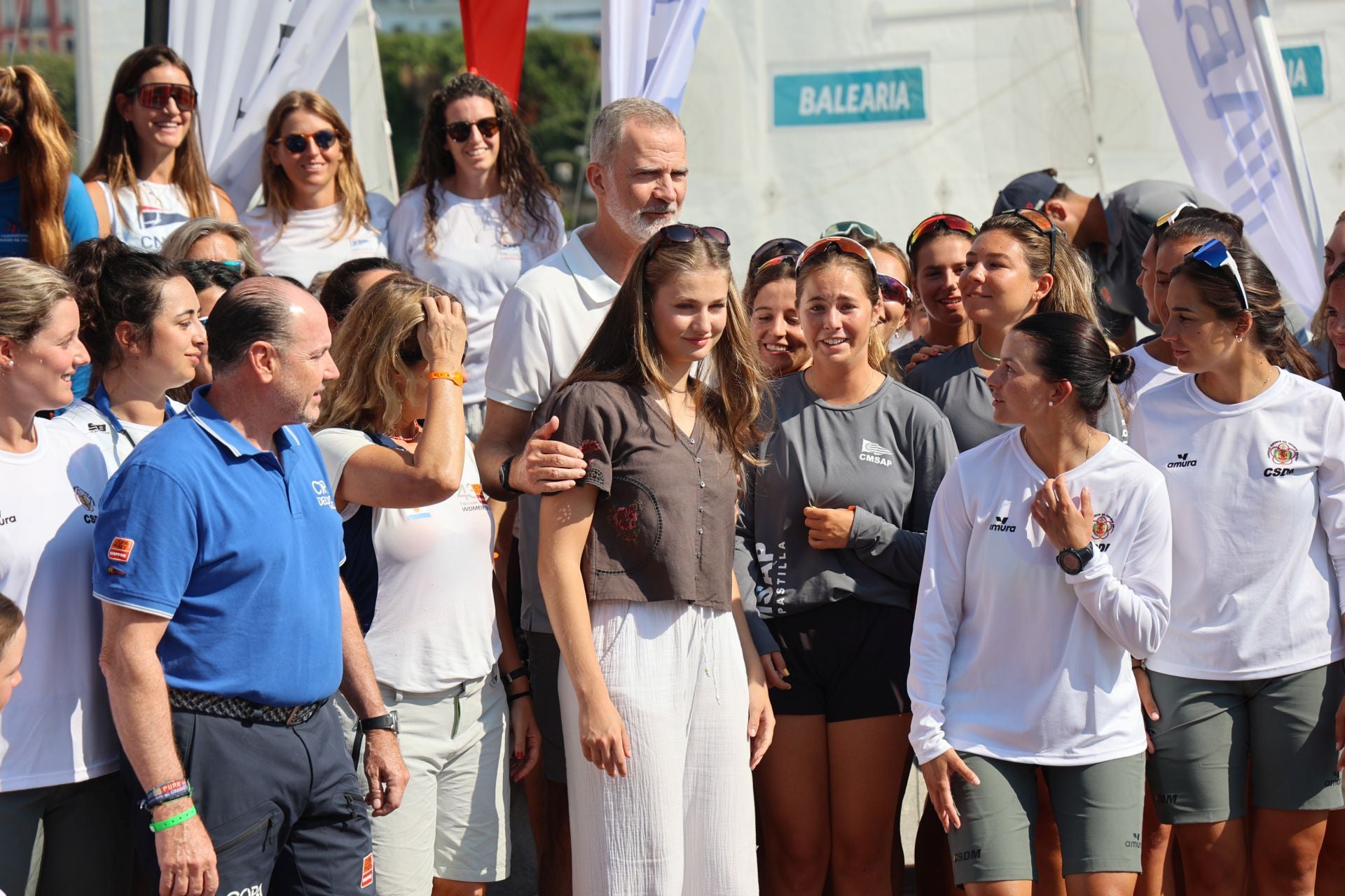 La princesa Leonor acompaña al rey Felipe VI al club náutico de Palma