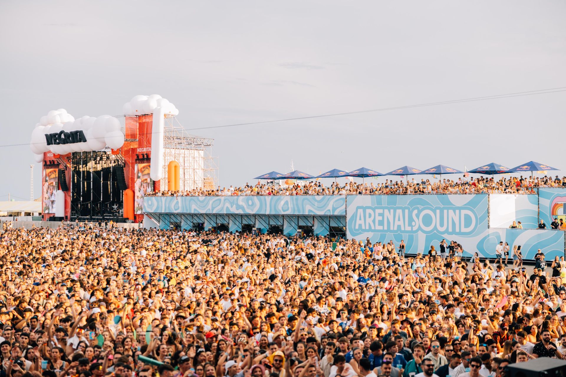 El Arenal Sound vibra al ritmo de Melendi en su segunda fecha