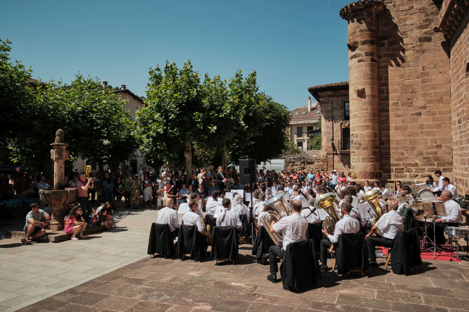 La paella más solidaria con la zona cero se cocina a 600 kilómetros de Valencia