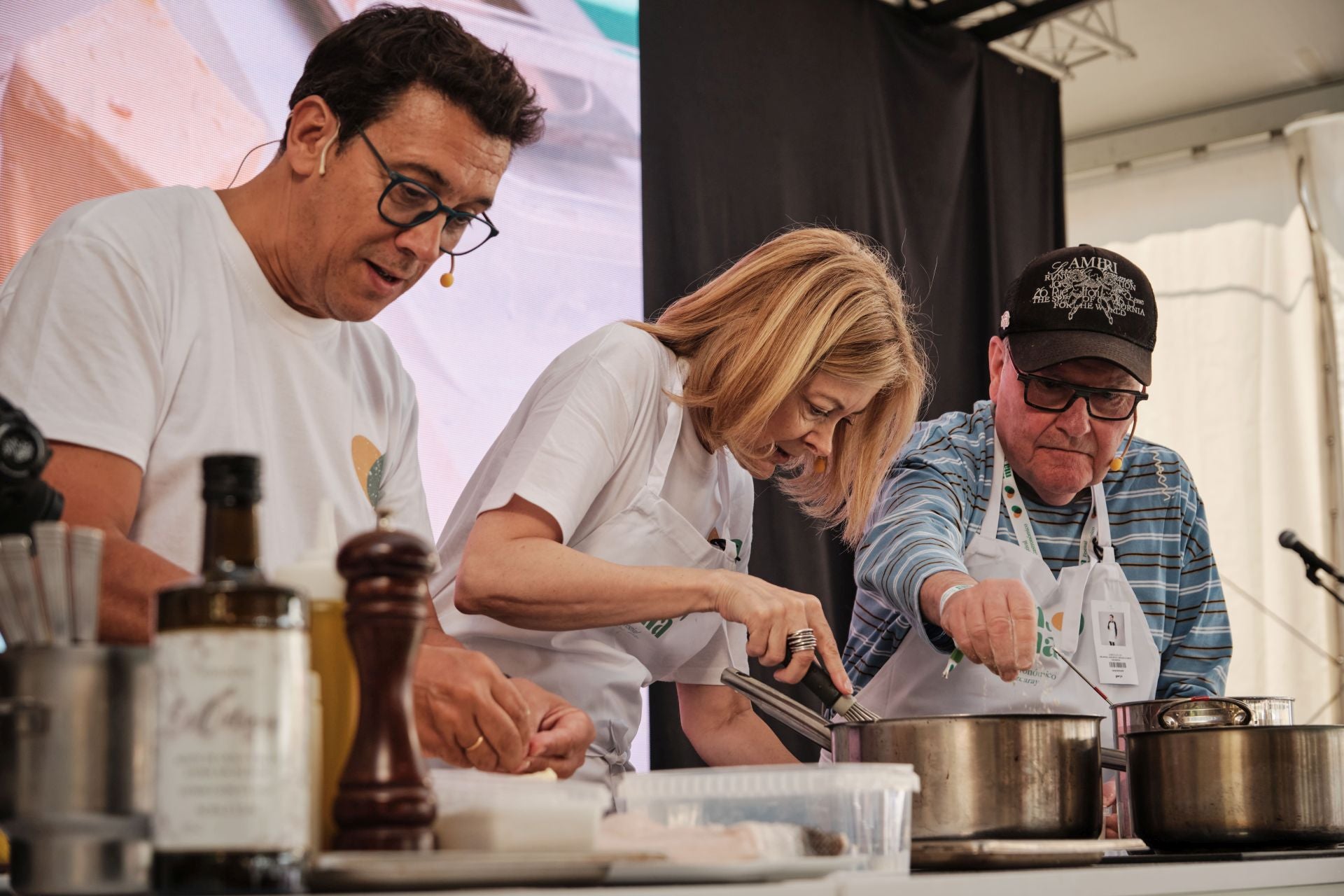 La paella más solidaria con la zona cero se cocina a 600 kilómetros de Valencia