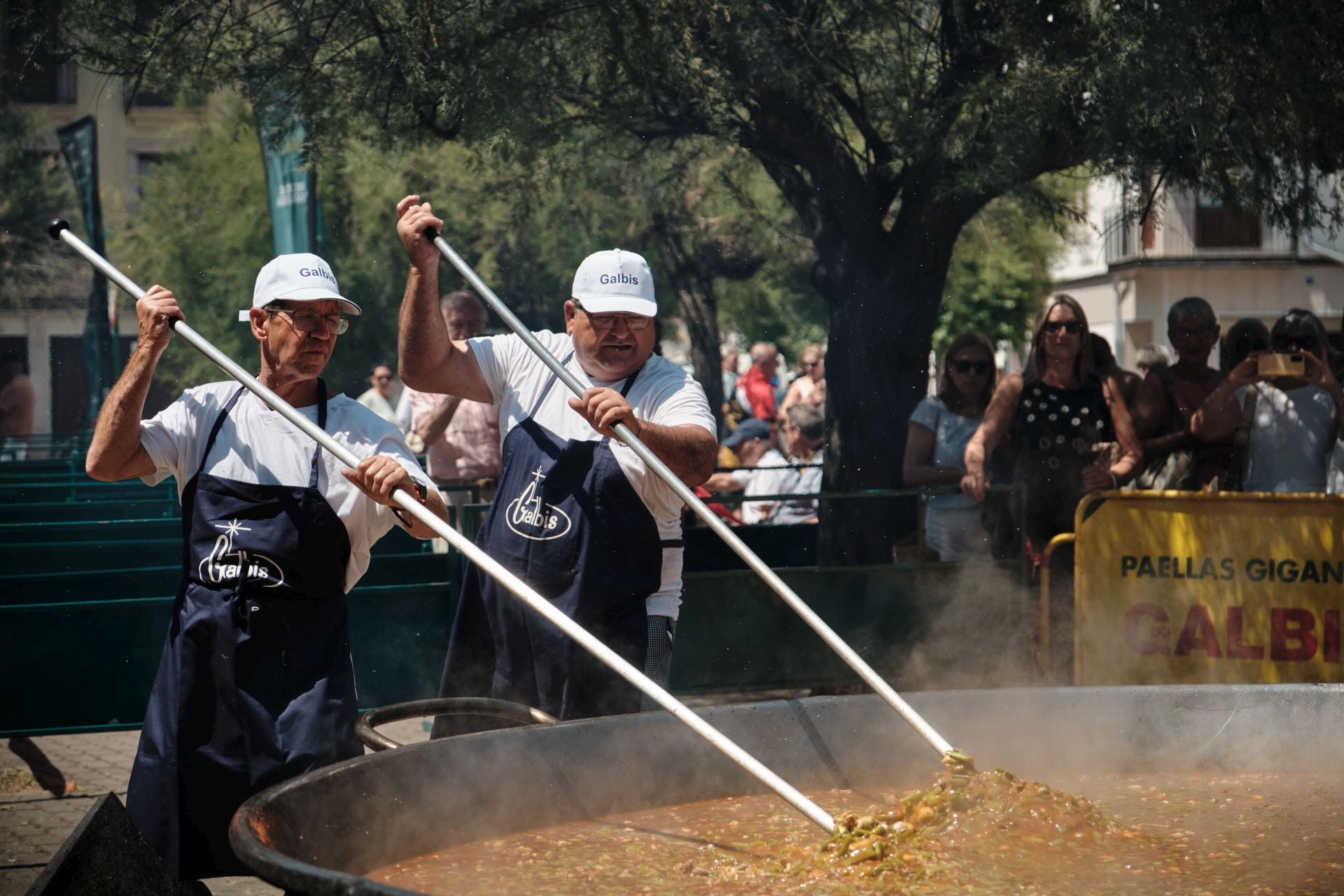 La paella más solidaria con la zona cero se cocina a 600 kilómetros de Valencia