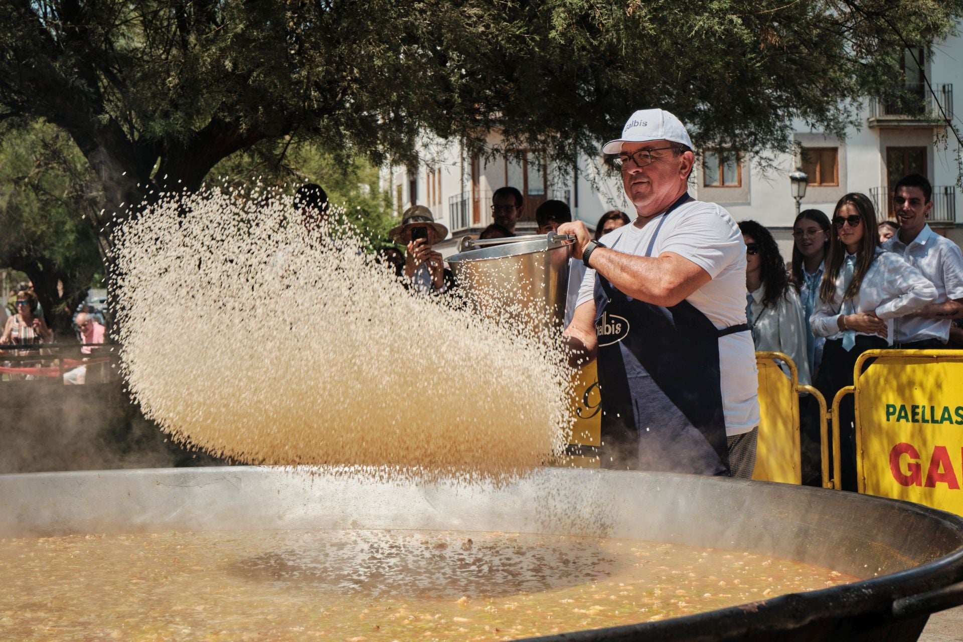 La paella más solidaria con la zona cero se cocina a 600 kilómetros de Valencia