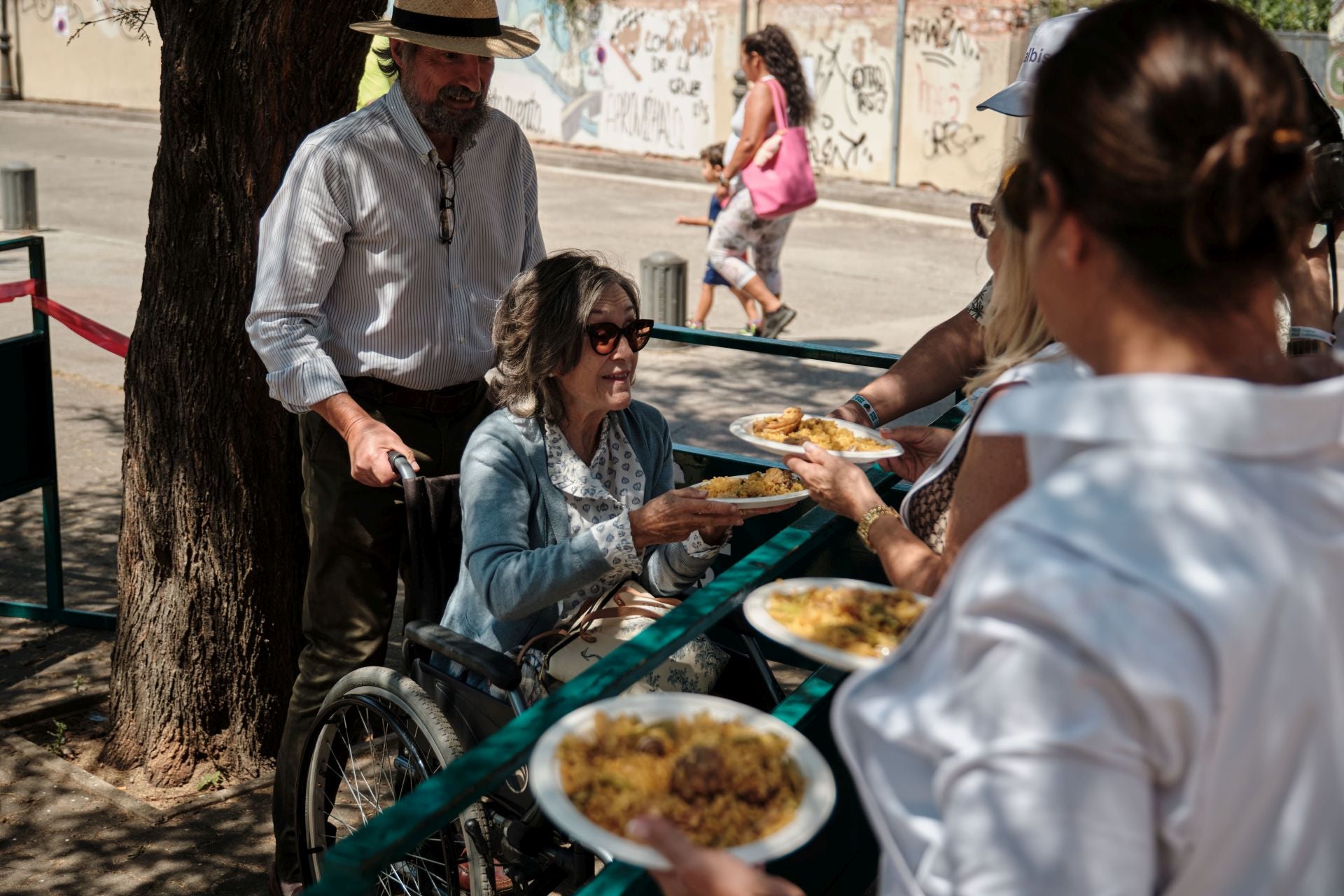 La paella más solidaria con la zona cero se cocina a 600 kilómetros de Valencia
