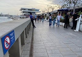 El muro de una de las zonas de ocio de La Marina de Valencia