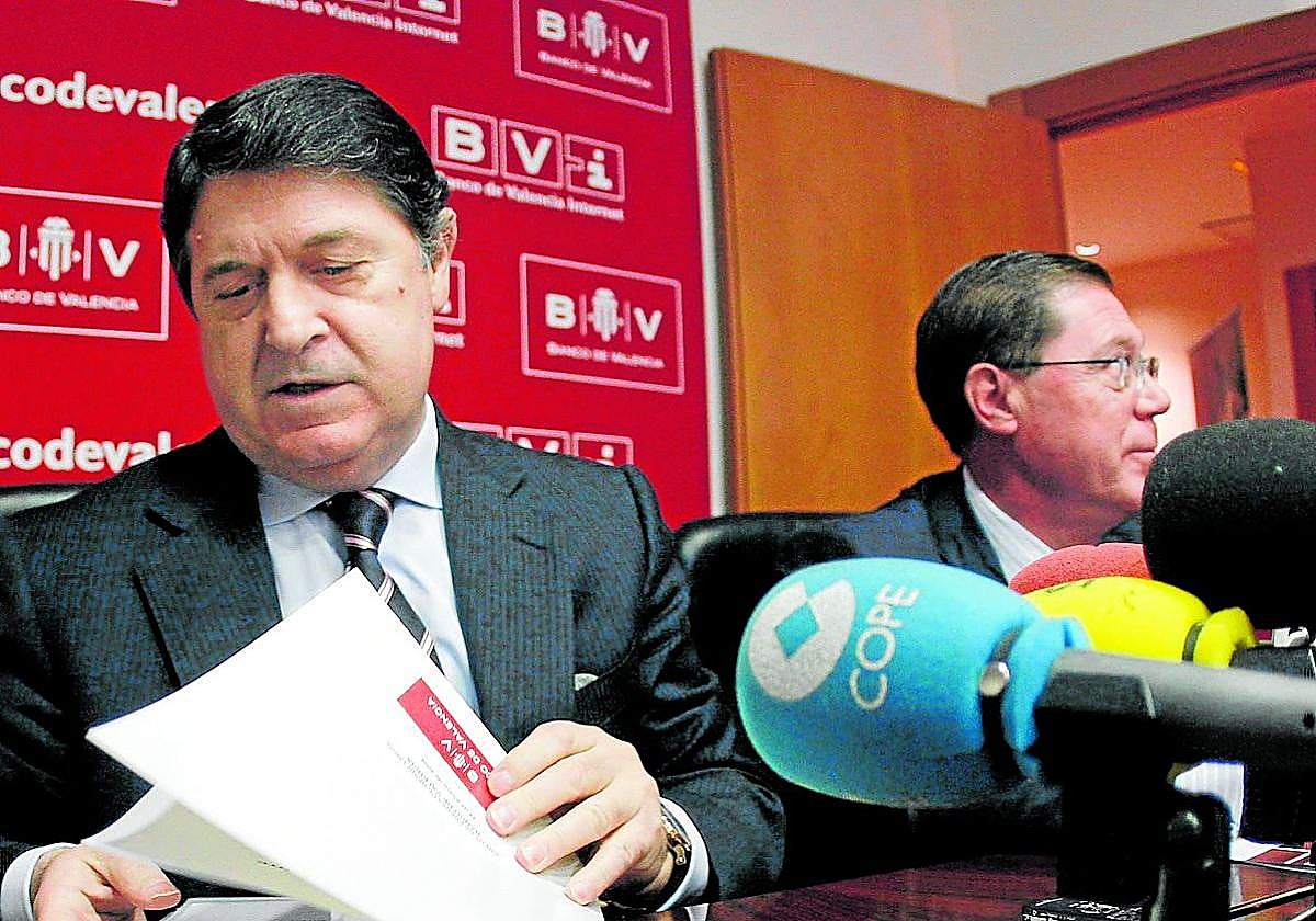 Olivas y Parra, en la presentación de resultados de la entidad en 2009.