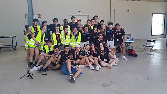 El 'Rompetechos', el cohete valenciano de estudiantes de la UPV que se ha estrenado en el cielo