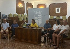 La alcaldesa en la rueda de prensa.