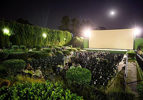 El cine planta cara a Netflix en l'Eliana