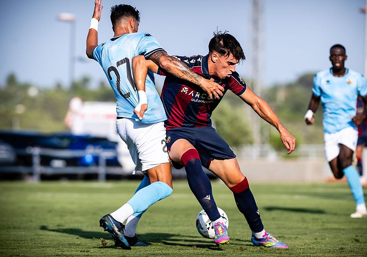 Carlos Espí, ante el Castellón.