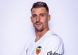 Baptiste Santamaría, el nuevo jugador del Valencia CF hasta 2027.