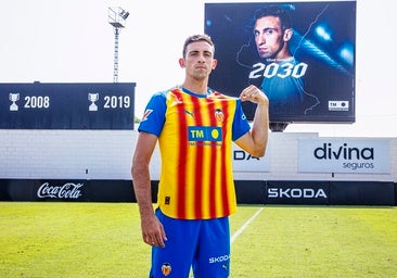 El Valencia también hace oficial la renovación de Tárrega, hasta 2030